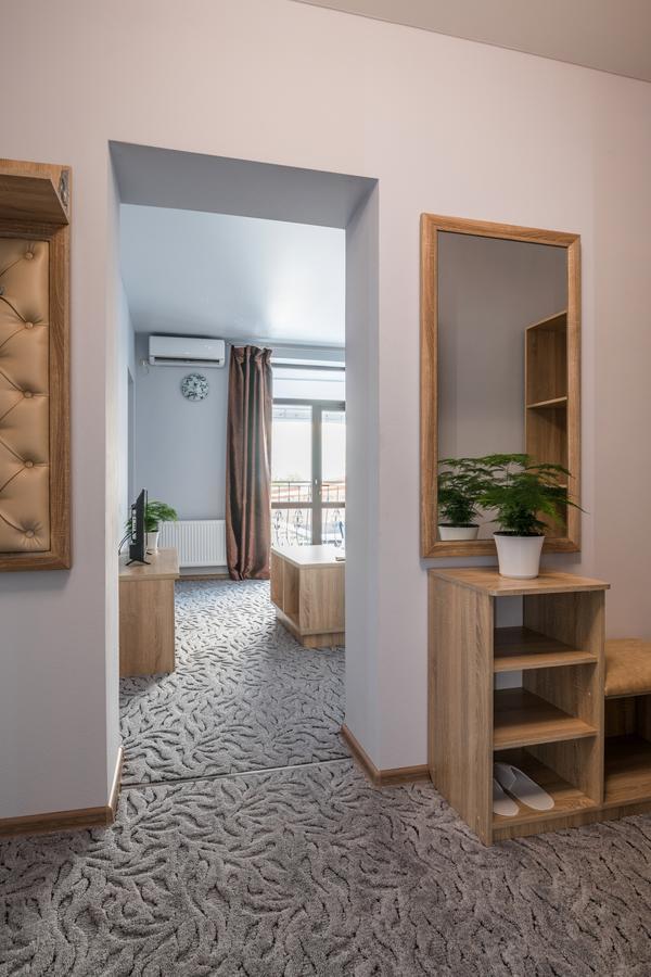 Aqua Marina Hotel Kherson Bagian luar foto