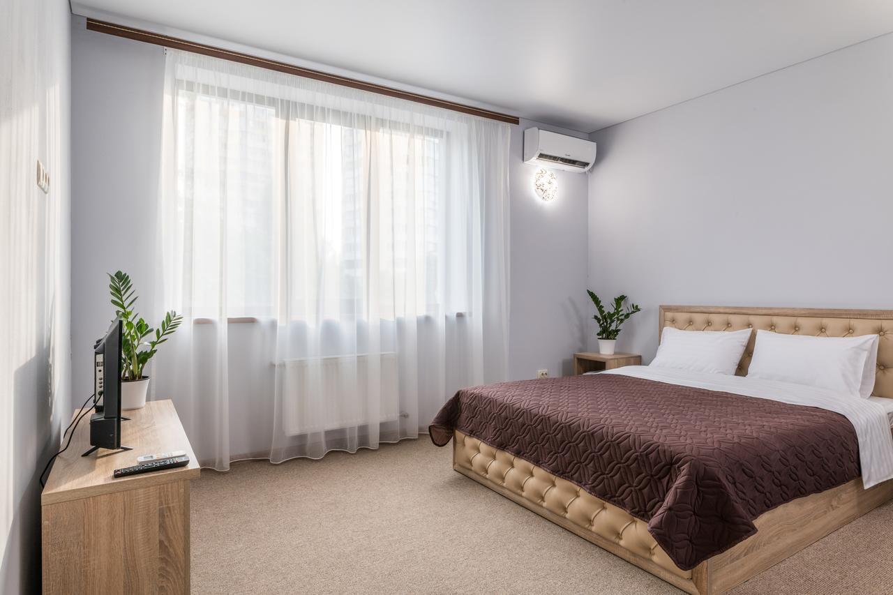 Aqua Marina Hotel Kherson Bagian luar foto